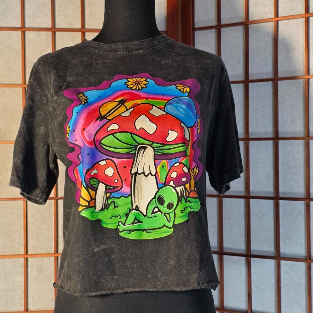 🍄👽 Fifth Sun Mushroom Alien Crop Top | Psychedelic Graphic Tee | Small